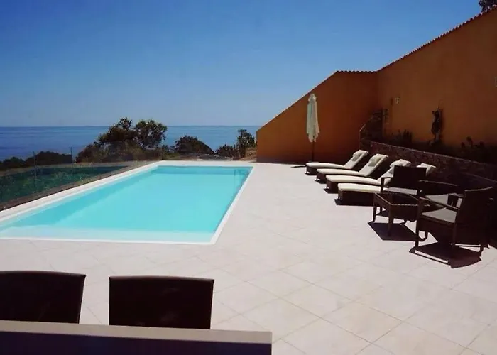 Mare E Monte فافون