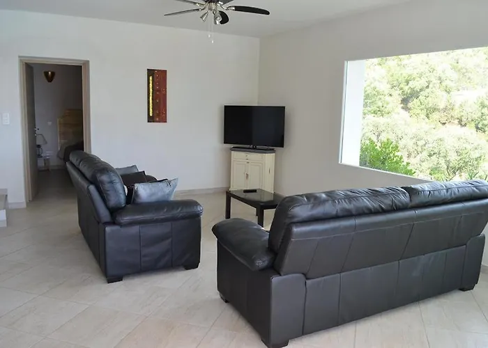 Mare E Monte Feriehus Favone